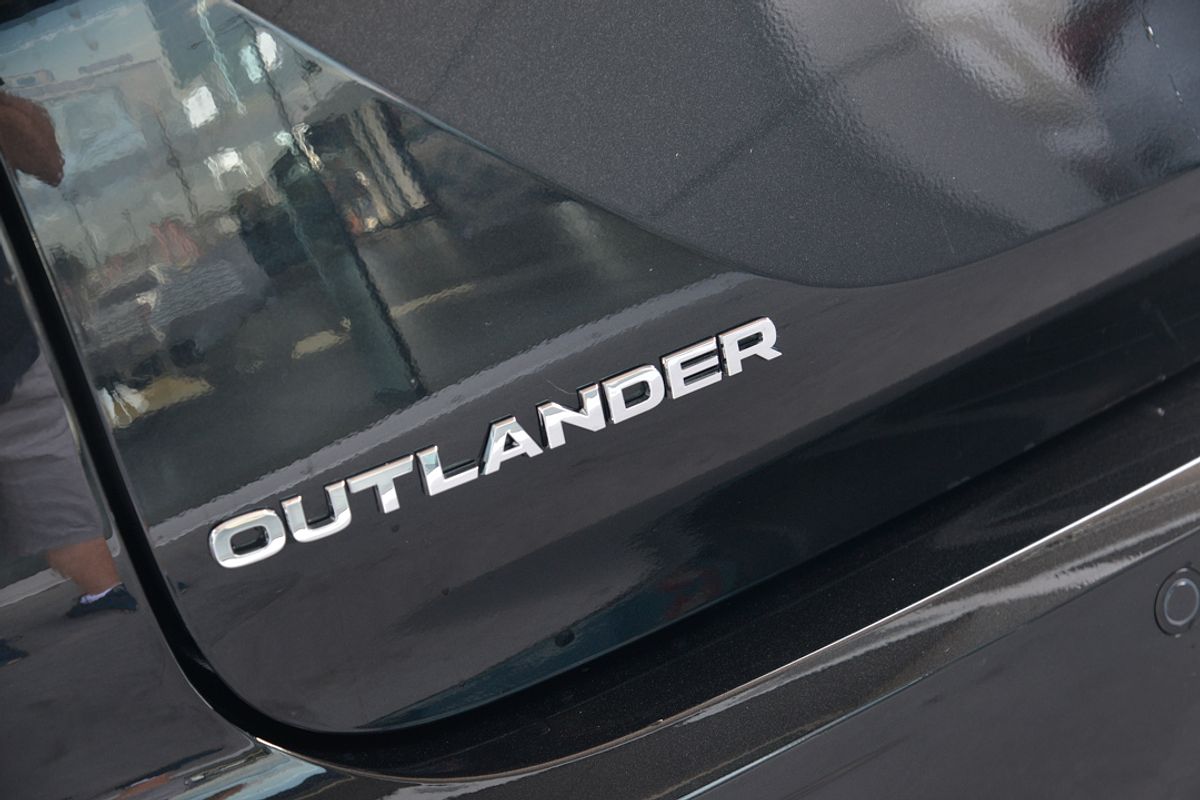 2024 Mitsubishi Outlander PHEV GSR ZM