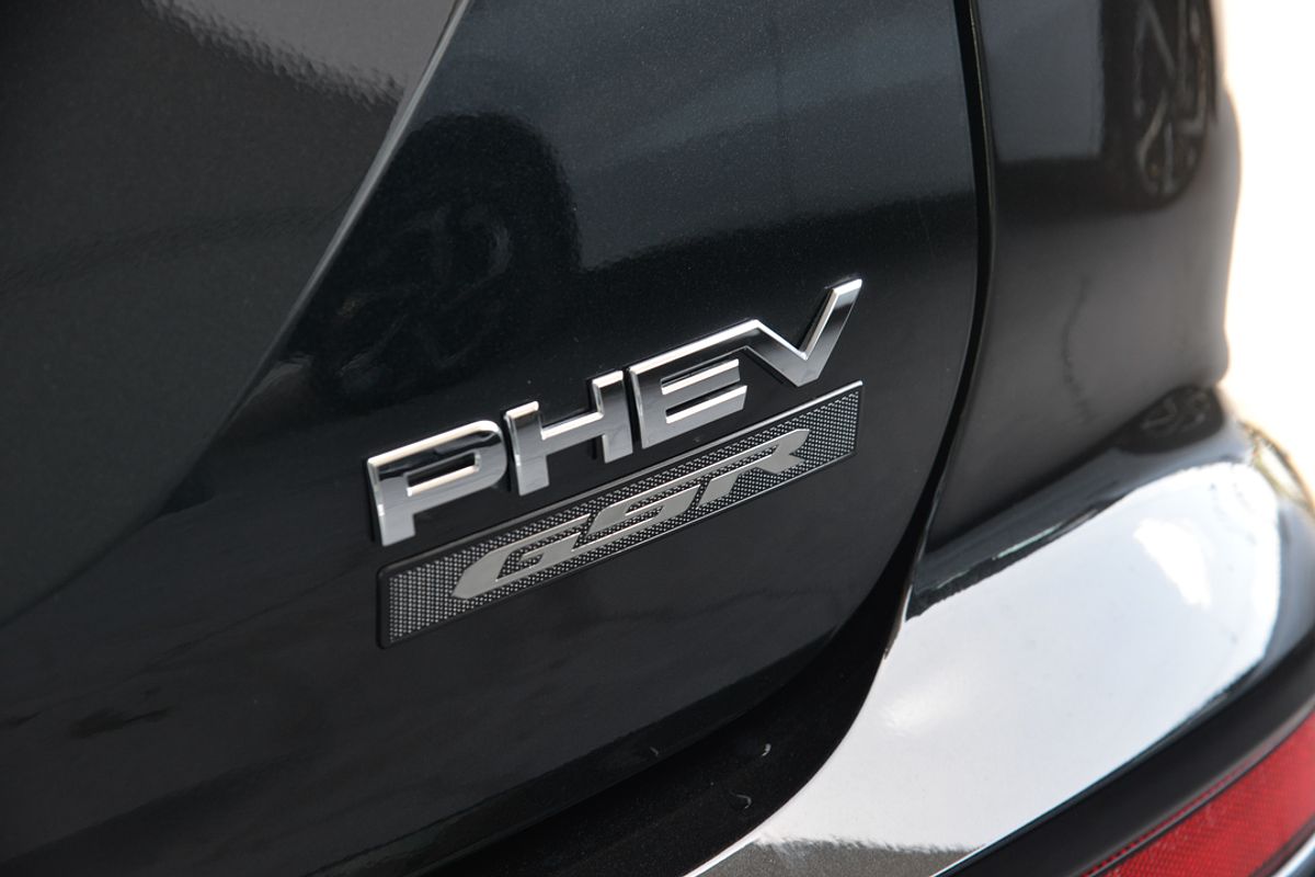 2024 Mitsubishi Outlander PHEV GSR ZM