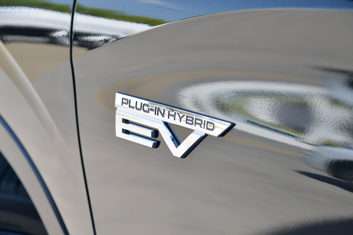 2024 Mitsubishi Outlander PHEV GSR ZM