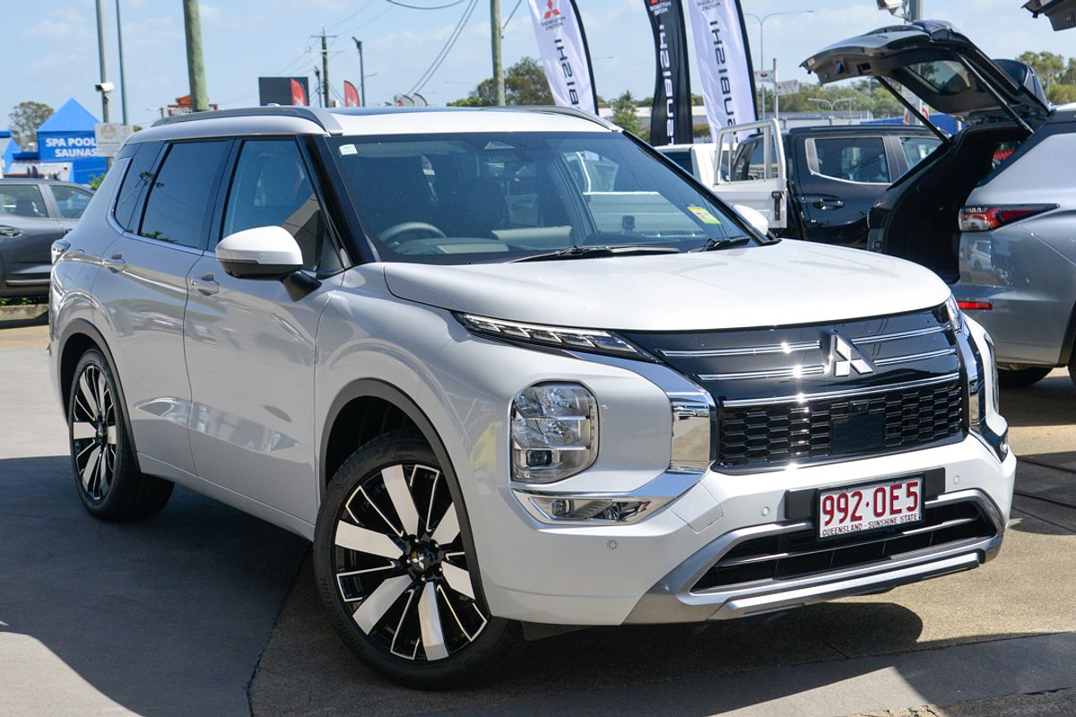 2025 Mitsubishi Outlander Exceed ZM