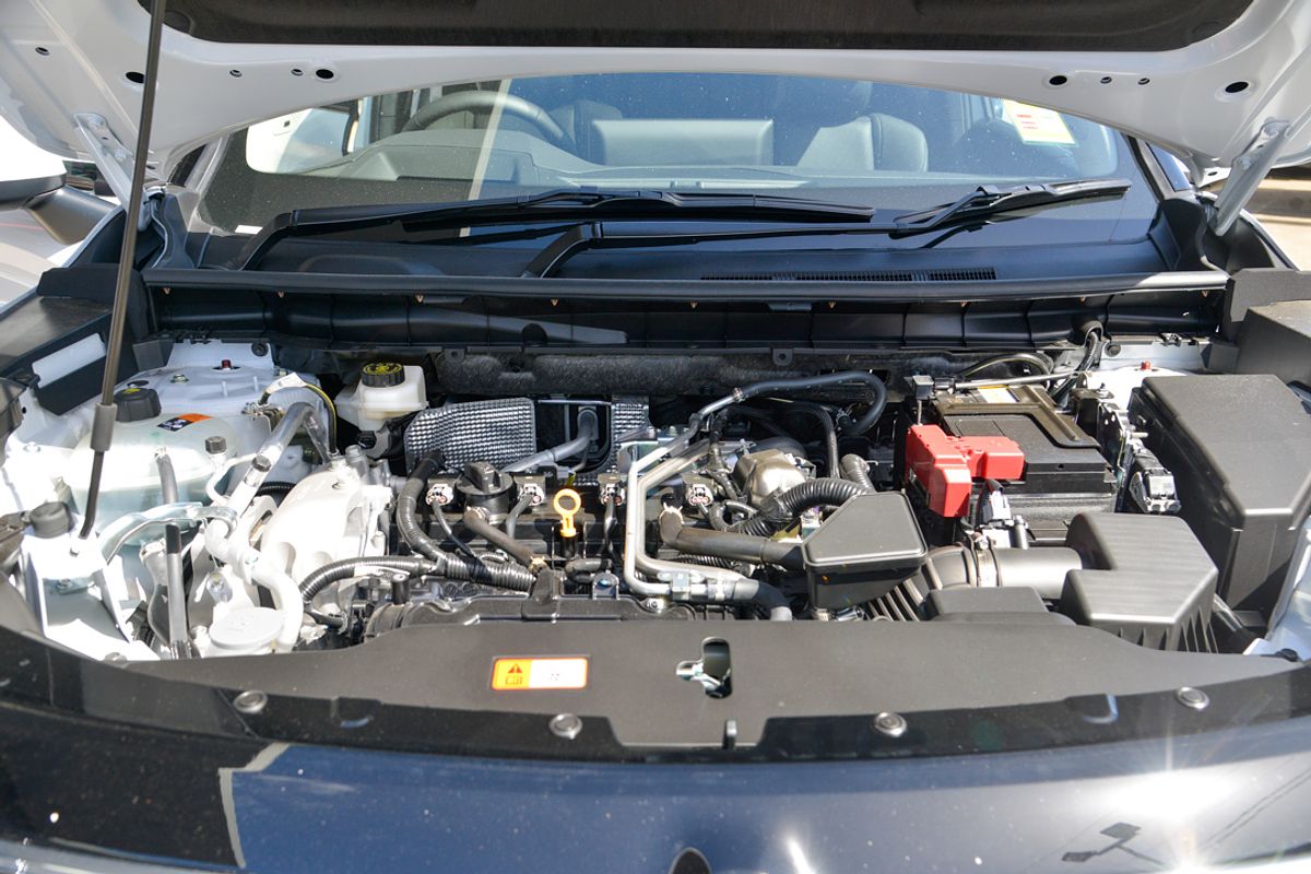 2025 Mitsubishi Outlander Exceed ZM