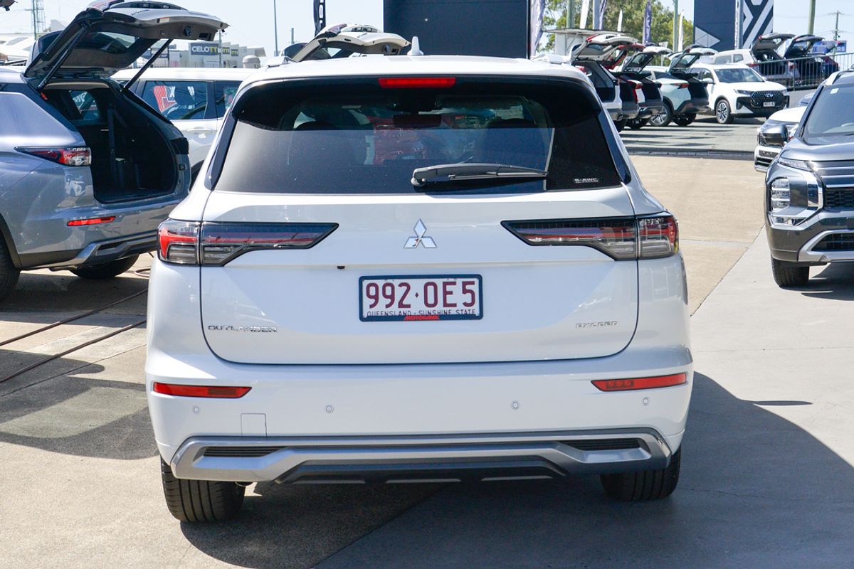 2025 Mitsubishi Outlander Exceed ZM