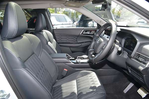 2025 Mitsubishi Outlander Exceed ZM