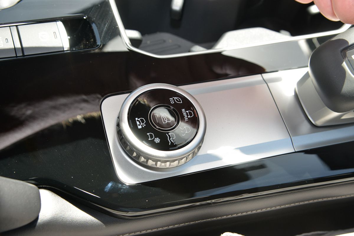 2025 Mitsubishi Outlander Exceed ZM