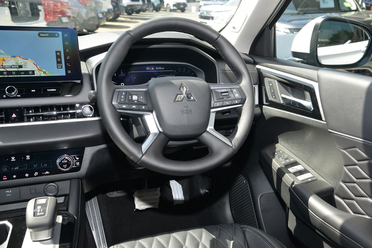 2025 Mitsubishi Outlander Exceed ZM