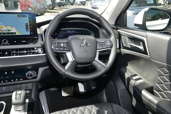 2025 Mitsubishi Outlander Exceed ZM