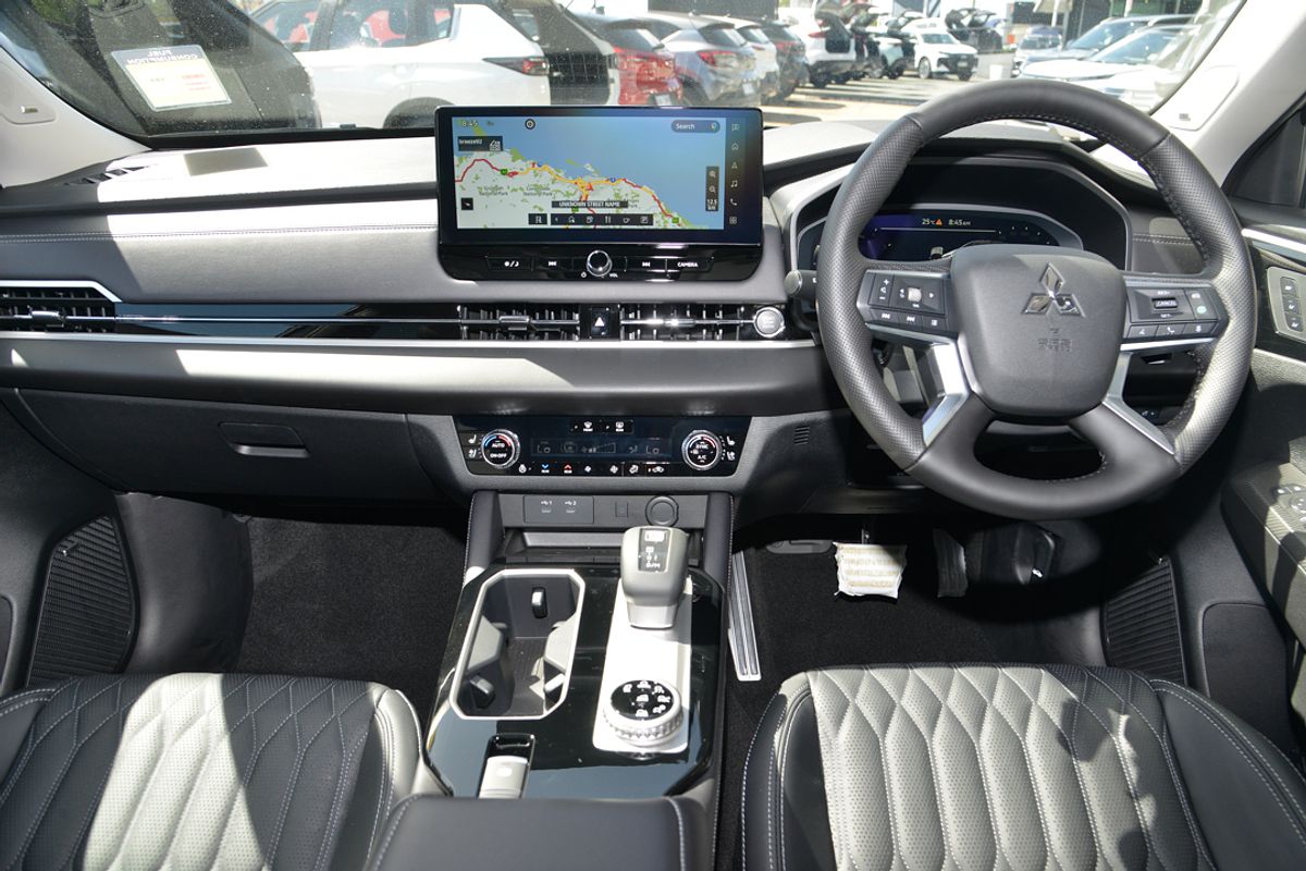 2025 Mitsubishi Outlander Exceed ZM
