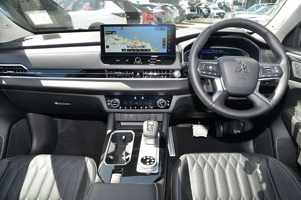 2025 Mitsubishi Outlander Exceed ZM