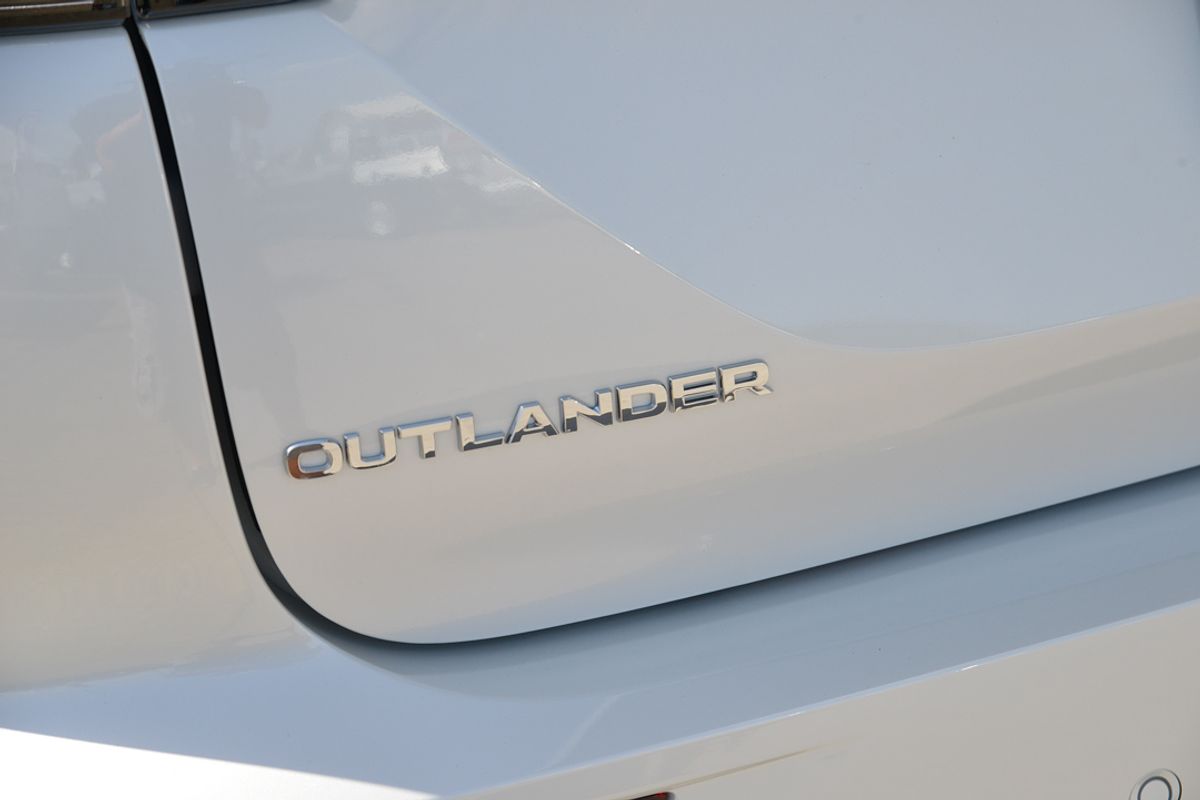 2025 Mitsubishi Outlander Exceed ZM