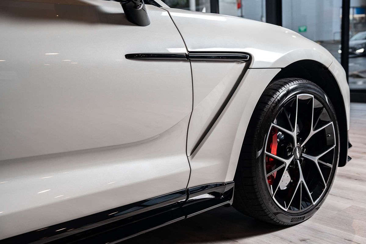 2025 Aston Martin DBX 707