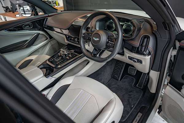 2025 Aston Martin DBX 707