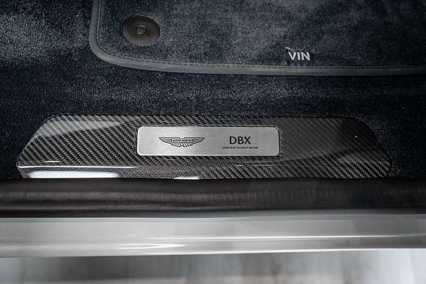 2025 Aston Martin DBX 707