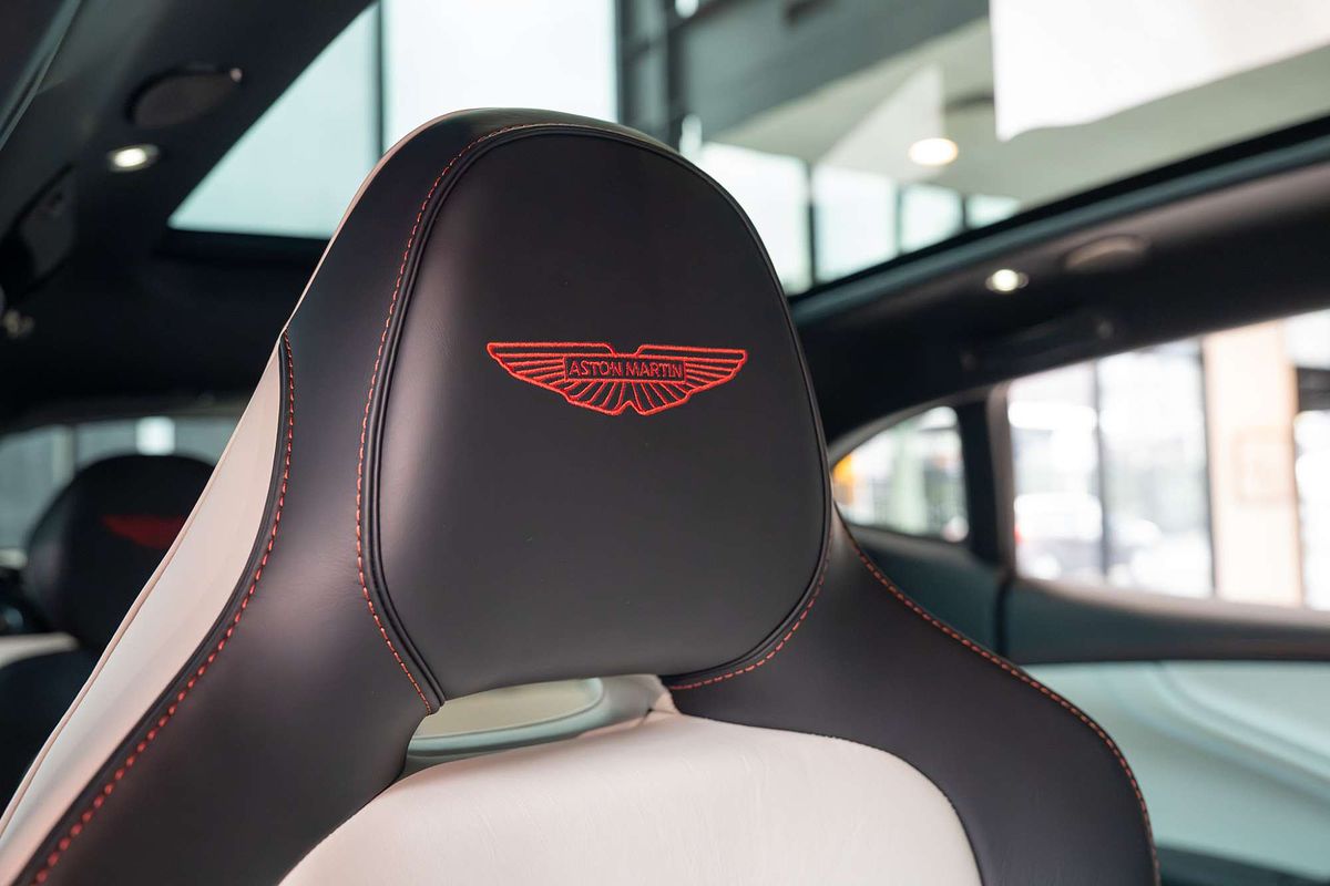 2025 Aston Martin DBX 707