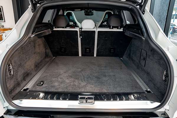 2025 Aston Martin DBX 707