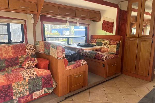 2008 Isuzu N Series NQR 450 Premium 4x2 LWB