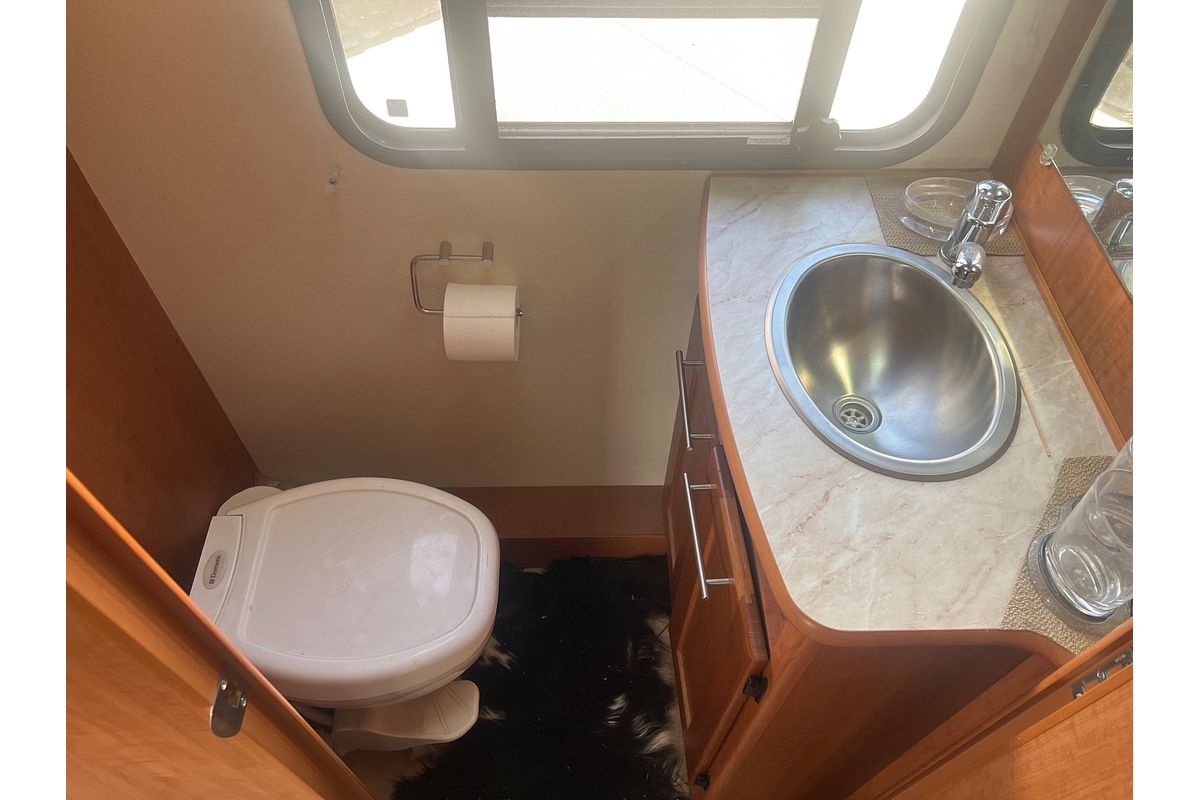 2008 Isuzu N Series NQR 450 Premium 4x2 LWB