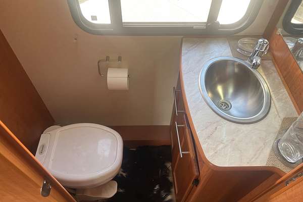 2008 Isuzu N Series NQR 450 Premium 4x2 LWB