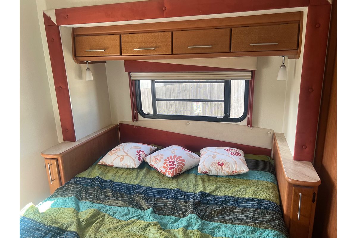 2008 Isuzu N Series NQR 450 Premium 4x2 LWB