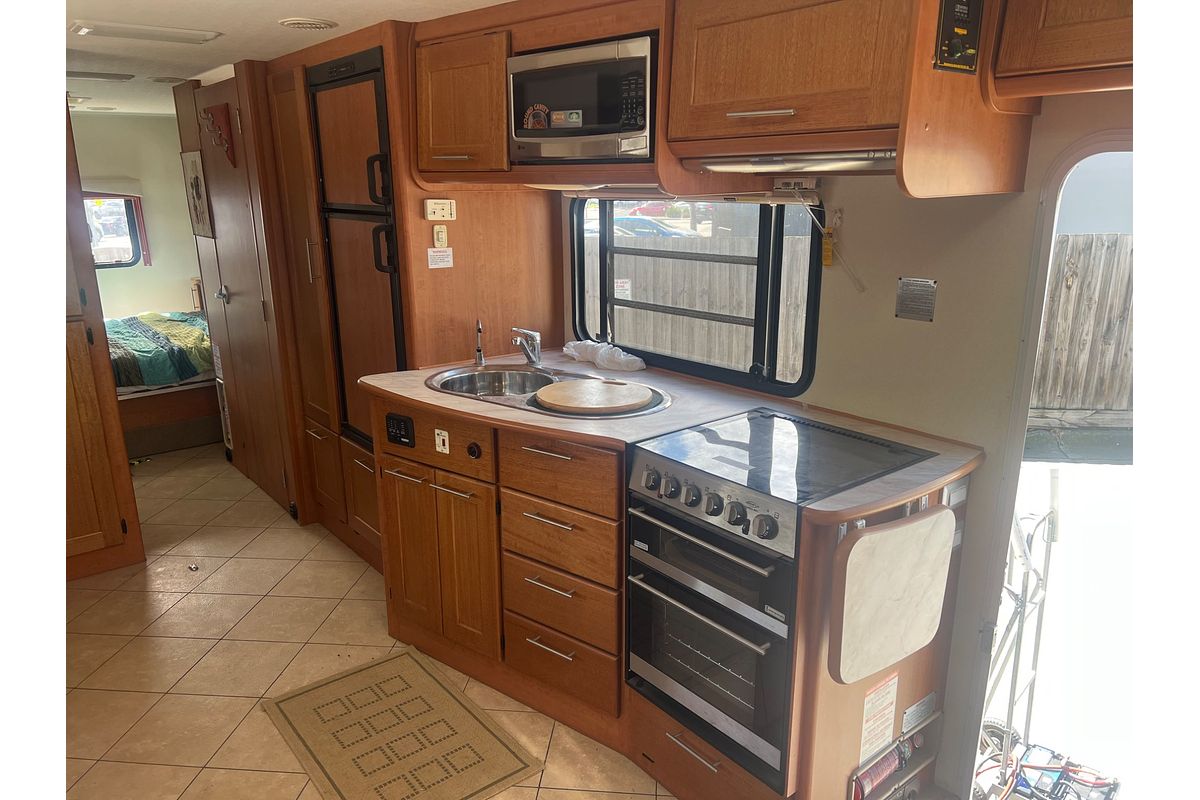 2008 Isuzu N Series NQR 450 Premium 4x2 LWB