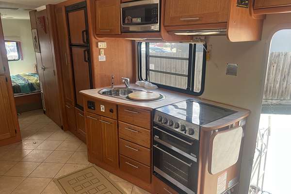 2008 Isuzu N Series NQR 450 Premium 4x2 LWB