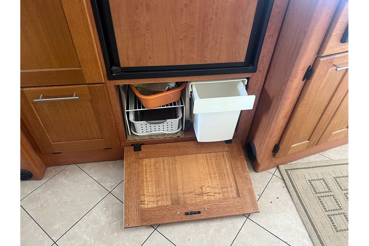 2008 Isuzu N Series NQR 450 Premium 4x2 LWB