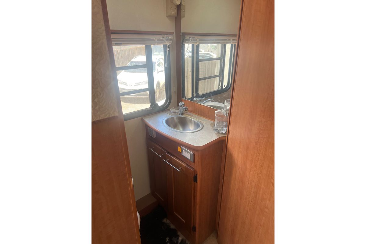 2008 Isuzu N Series NQR 450 Premium 4x2 LWB