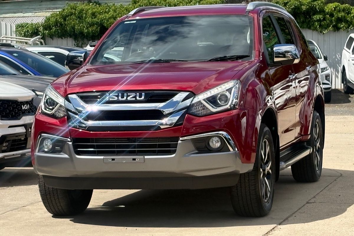 2020 Isuzu MU-X LS-T
