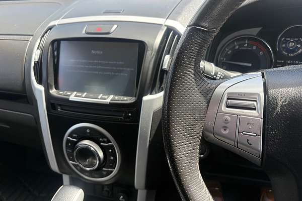 2020 Isuzu MU-X LS-T