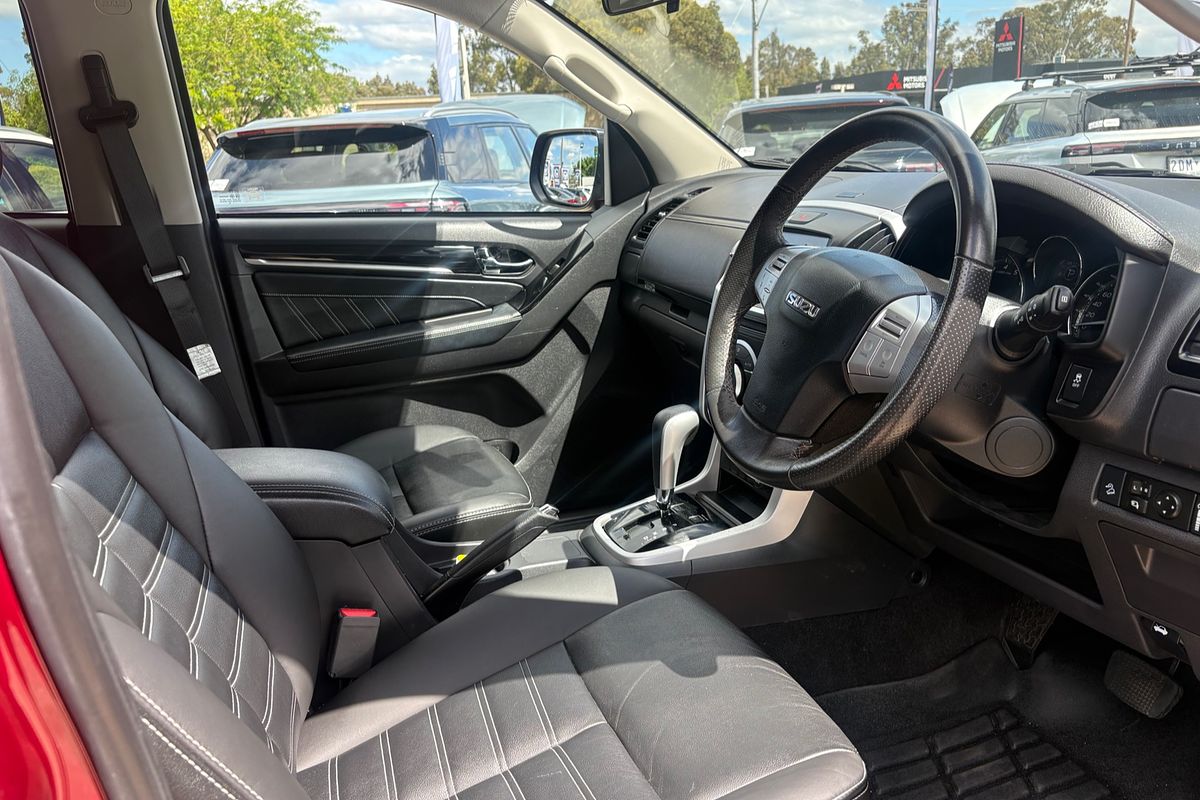 2020 Isuzu MU-X LS-T