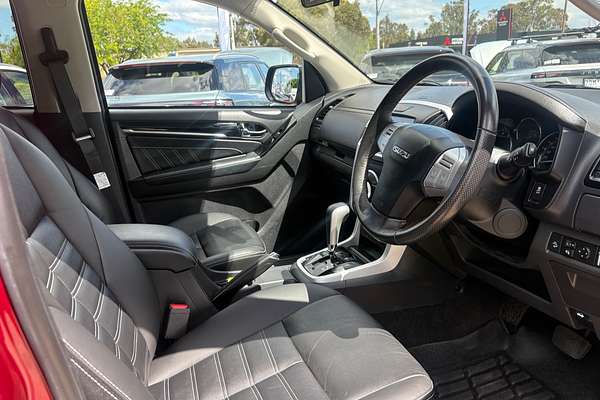 2020 Isuzu MU-X LS-T