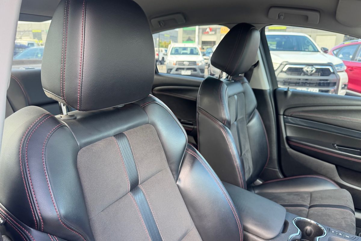 2016 Holden Commodore SV6 Black VF Series II