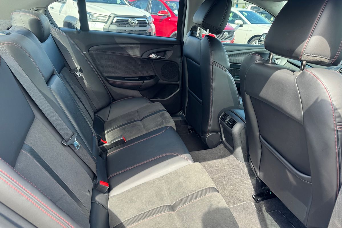 2016 Holden Commodore SV6 Black VF Series II