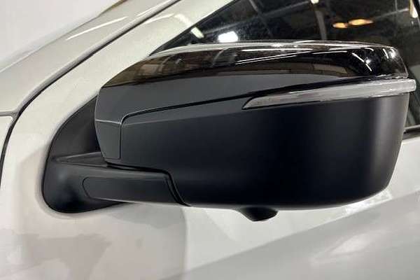 2025 Isuzu MU-X X-TERRAIN