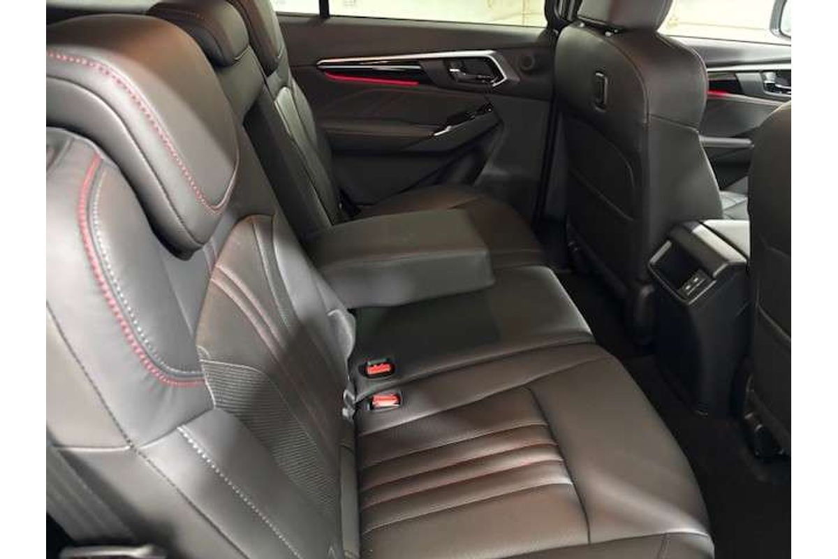 2025 Isuzu MU-X X-TERRAIN