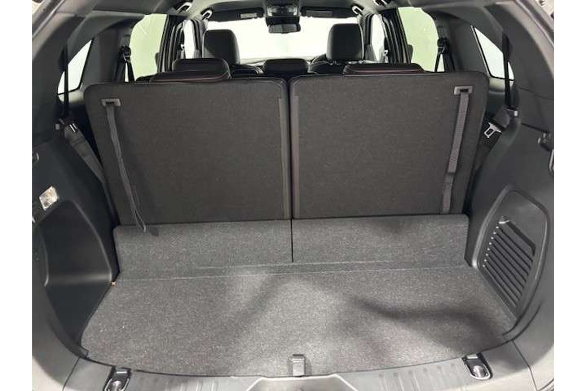 2025 Isuzu MU-X X-TERRAIN