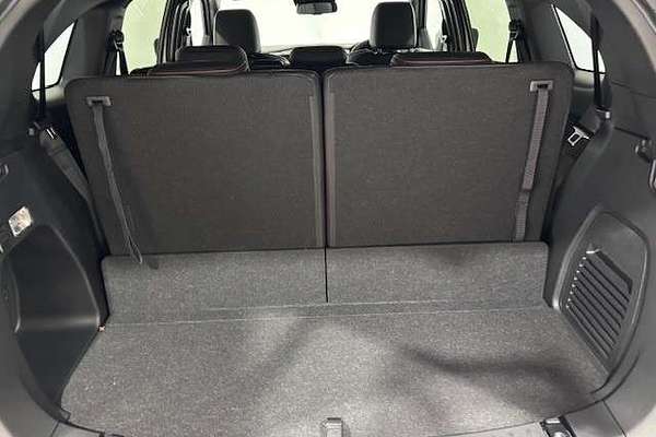 2025 Isuzu MU-X X-TERRAIN