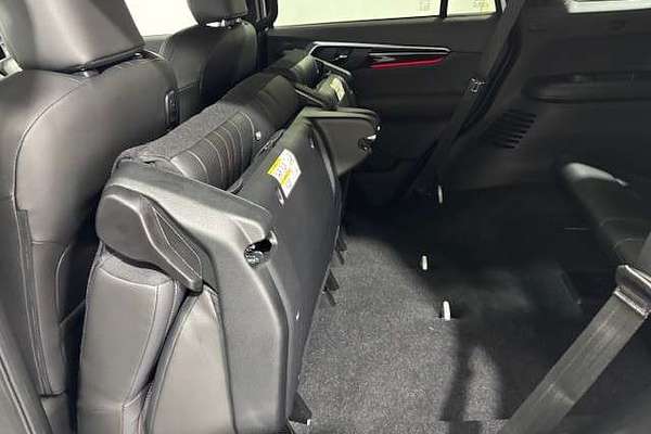 2025 Isuzu MU-X X-TERRAIN