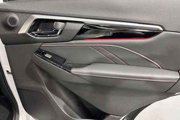 2025 Isuzu MU-X X-TERRAIN