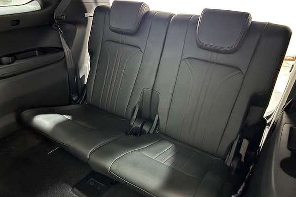 2025 Isuzu MU-X X-TERRAIN