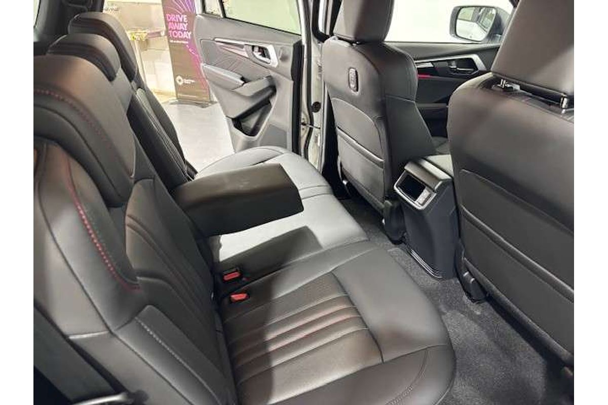 2025 Isuzu MU-X X-TERRAIN