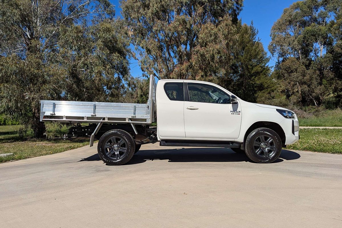 2024 Toyota Hilux SR GUN126R 4X4