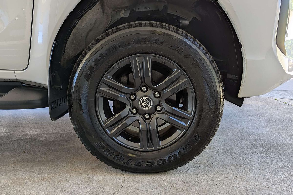 2024 Toyota Hilux SR GUN126R 4X4