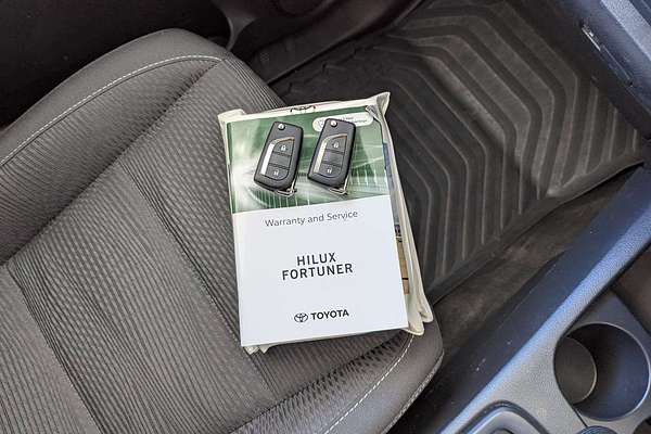 2024 Toyota Hilux SR GUN126R 4X4