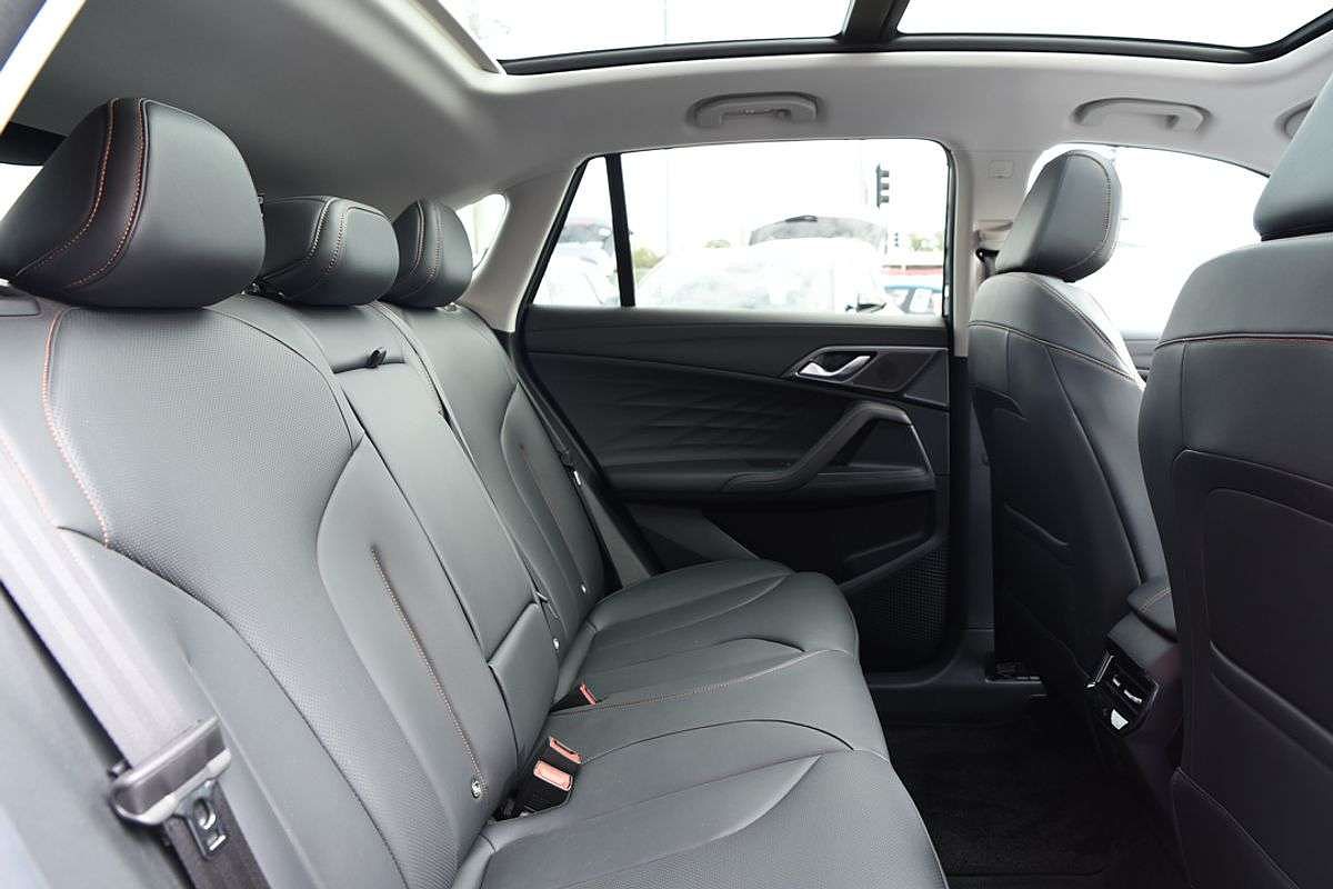 2025 MG HS Hybrid+ Essence AS33H