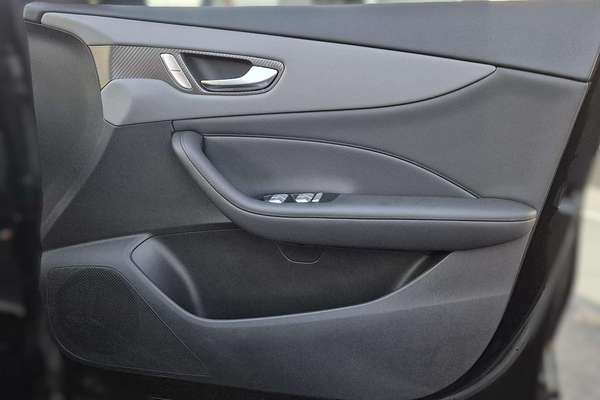 2025 MG MGS5 EV Essence 62 ZS3EM