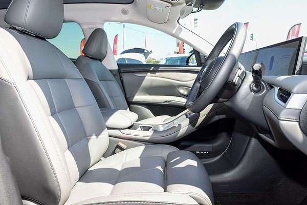 2025 MG IM6 Premium S12L