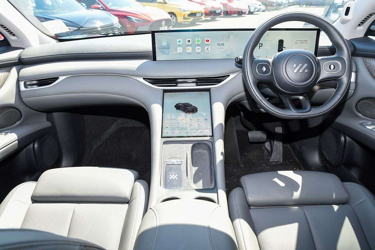 2025 MG IM6 Premium S12L