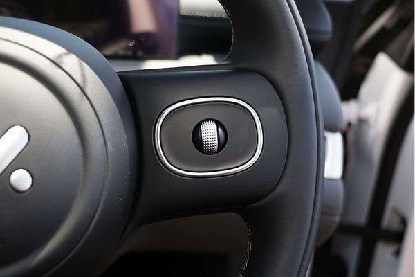 2025 MG IM6 Premium S12L