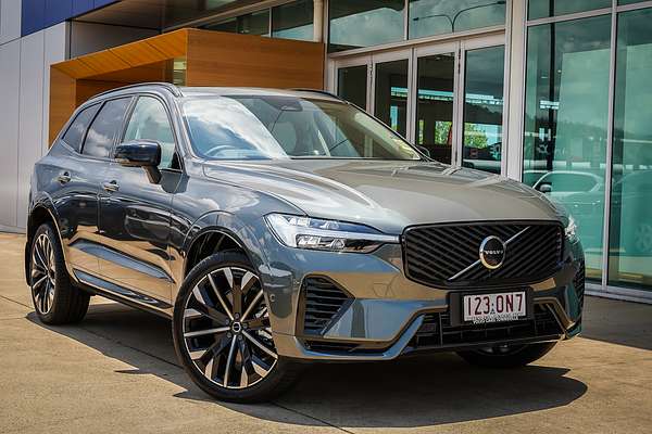 2025 Volvo XC60 Ultra T8 Plug-In Hybrid Dark
