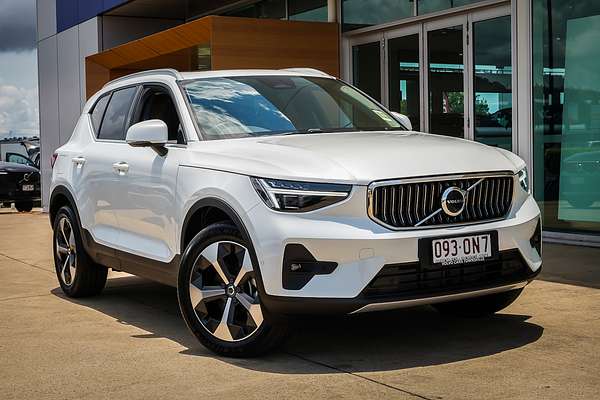 2025 Volvo XC40 Ultra B4 Bright